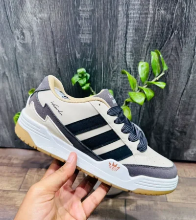 Adidas Originals Cream Black Casual Low Sneakers For Men (LAZ449)