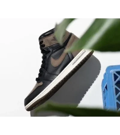 Air Jordan 1 Retro High OG Shoes For Men - Image 2