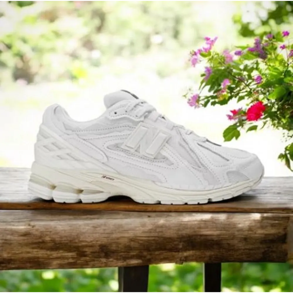 Classy-New-Balance-1906D-Full-White-Shoes-For-Men-Shub291.Webp Classy New Balance 1906D Full White Shoes For Men (Shub291)