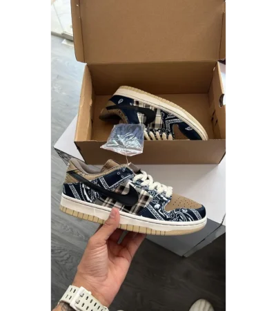 Classy Nike Sb Dunk Low Travis Scott Shoes For Men (S1H93)