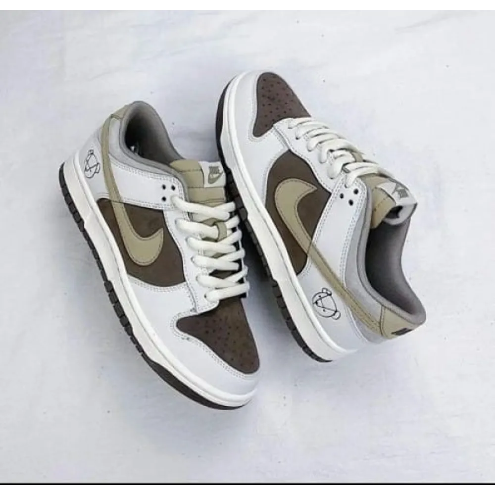 Classy-Otomo-Katsuhiro-X-Sb-Dunk-Low-Dark-Brown-Shoes-For-Men-Sw6207.Webp Classy Otomo Katsuhiro X Sb Dunk Low Dark Brown Shoes For Men (Sw6207)