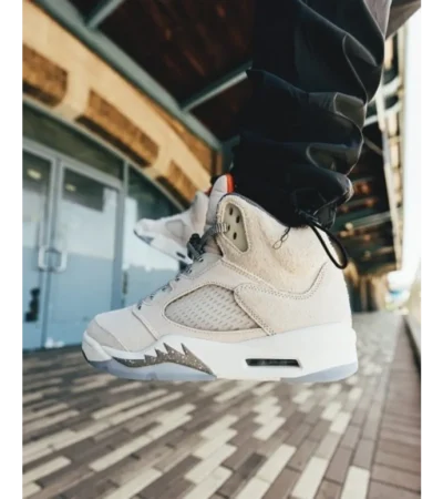 Jordan 5 Retro SE Sail Shoes For Men - Image 2