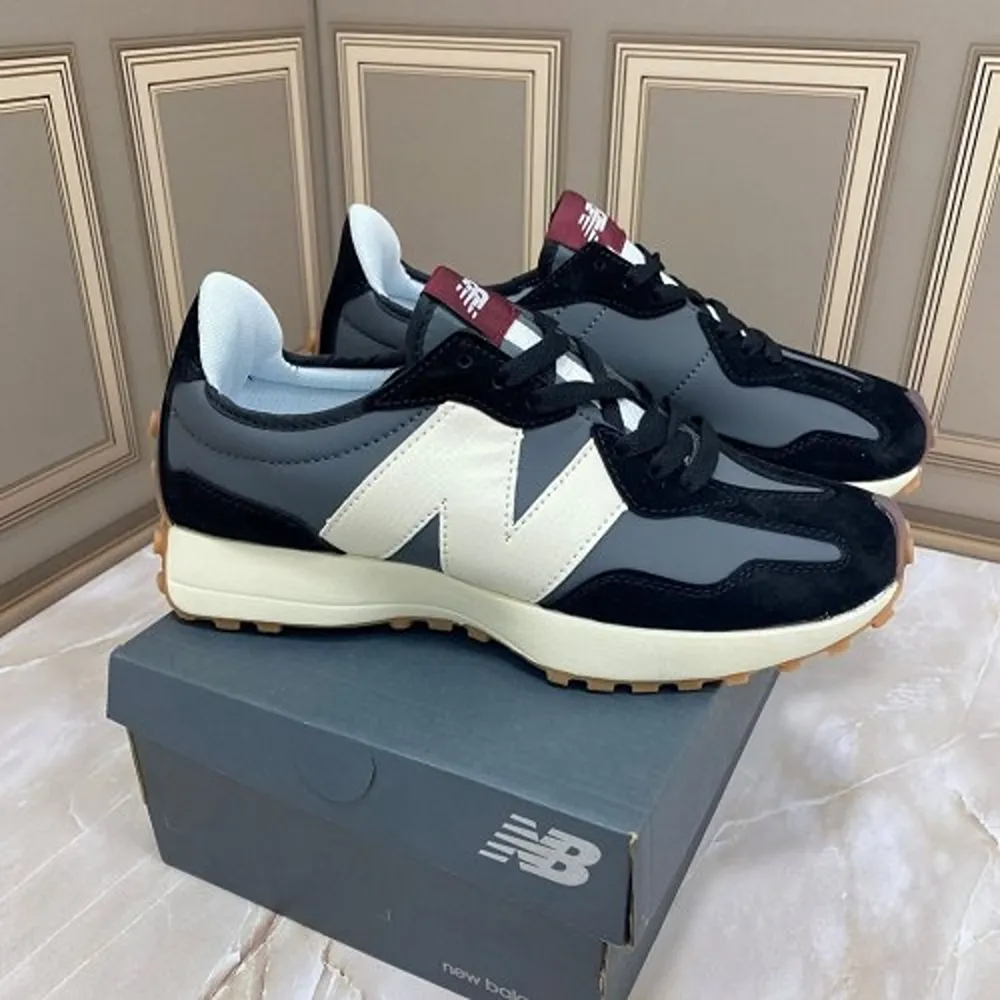 New-Balance-327-Moonbeam-Black-Gum-Shoes-For-Men-Hs99.Webp New Balance 327 Moonbeam Black Gum Shoes For Men (Hs99)