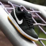 Nike Sb Dunk Low Black Gum Shoes For Men (LAZ522) - Image 2