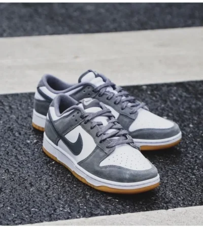 Nike Sb Dunk Low Grey Gum Shoes For Men (SZ40) - Image 2