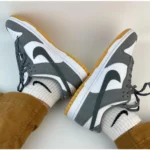 Nike Sb Dunk Low Grey Gum Shoes For Men (SZ40) - Image 4