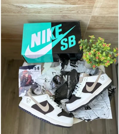 Nike SB Dunk Low Sneakers For Men (LAZ516)