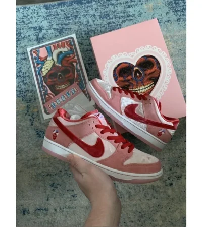 Nike Sb Dunk Low Stranger Shoes For Men (SL408)