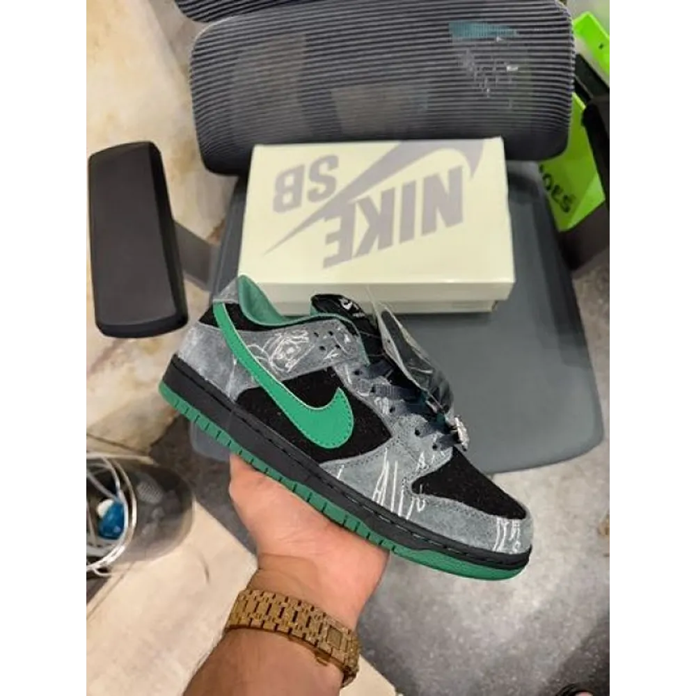 Nike-Sb-Dunk-Low-There-Skateboard-Shoes-For-Men-Hs103.Webp Nike Sb Dunk Low There Skateboard Shoes For Men (Hs103)