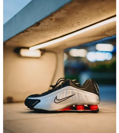 Nike Shox R4 Black Metallic Silver Shoes For Men (BSF613)