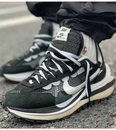 Nike x sacai VaporWaffl Black and White Men Shoes (FT624)