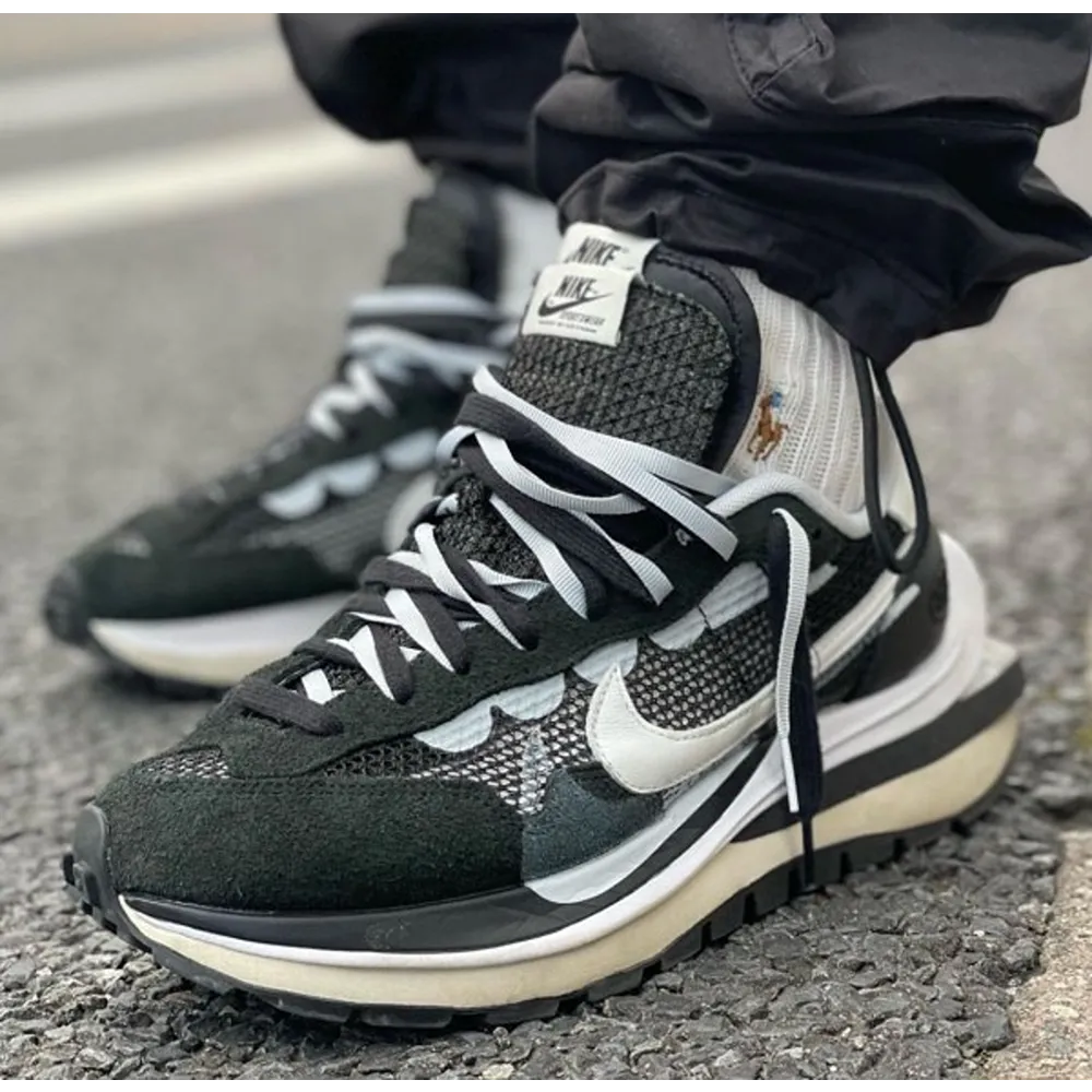 Nike-X-Sacai-Vaporwaffl-Black-And-White-Men-Shoes-Ft624.Webp Nike X Sacai Vaporwaffl Black And White Men Shoes (Ft624)
