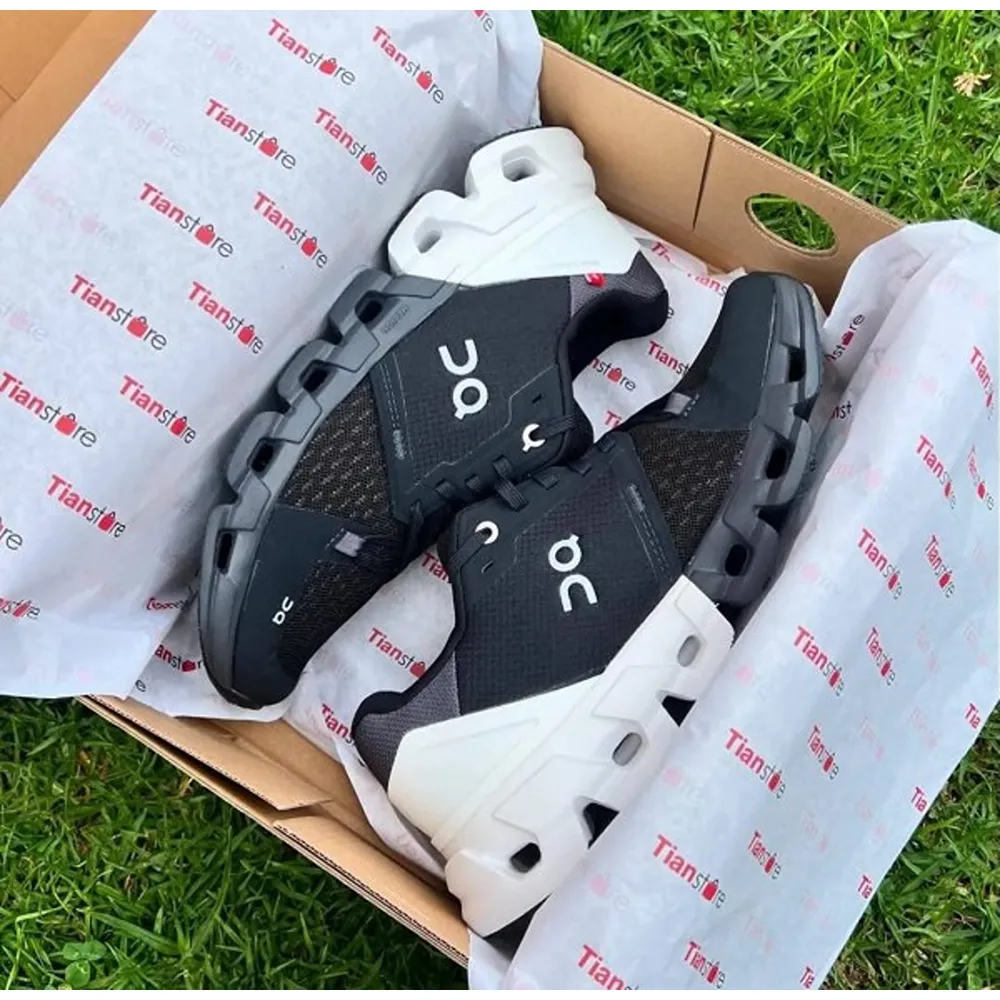 On-Cloudflyer-4-Black-White-Shoes-For-Men-Sl431.Webp On Cloudflyer 4 Black White Shoes For Men (Sl431)