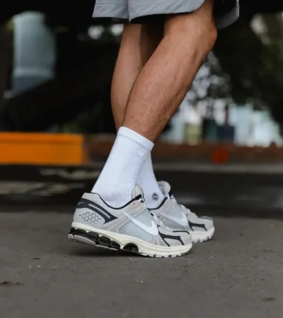 Classy Nike Zoom Vomero 5 Photon Shoes For Men (SHH07744) - Image 2