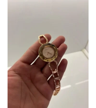Classy Gucci Watch For Women (J2218)