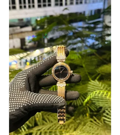 Classy Gucci Watch For Women (J2221)