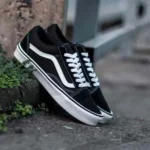Premium Vans Old Skool Black White Shoes For Women (BME092)