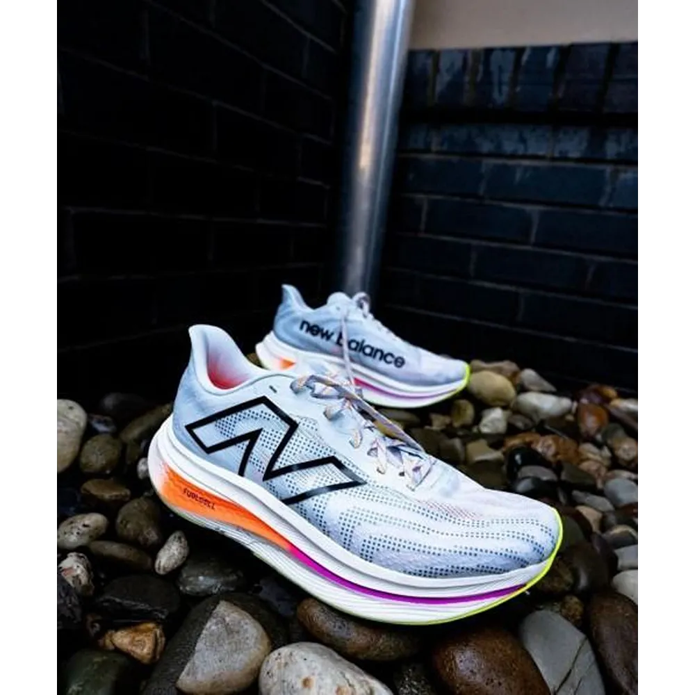 P-Photo-2024-09-19-14-46-10-15-01-40-492348.Webp Classy New Balance Fuelcell Supercomp Trainer V2 White Shoes For Men (S1H59)