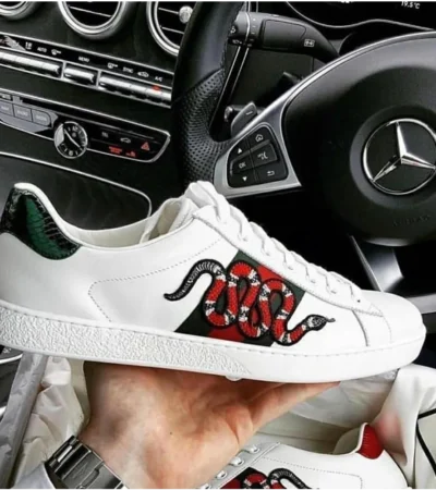 Classy Gucci Snake Sneaker For Men (S1H86)