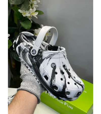 Trendy Crocs Classic Clogs Marbled White Black For Men (SOH351)
