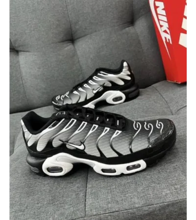 Luxurious Nike Air Max Plus Black White Shoes For Men (SFS1903)
