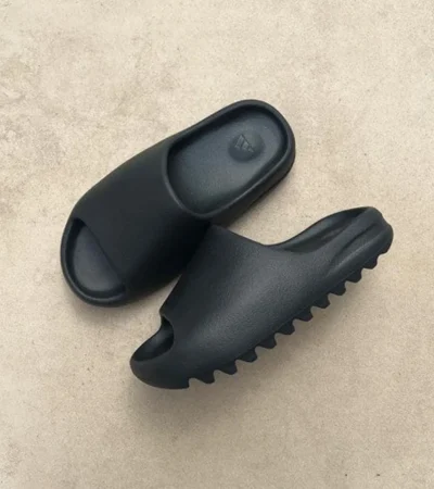 Luxurious Adidas Yeezy Slide For Men (SFS1955)