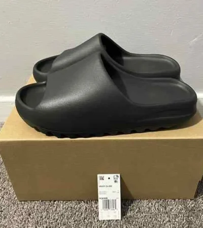 Premium Adiads Yeezy Slide Black For Men (SP513) - Image 2