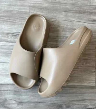 Premium Adiads Yeezy Slide Earth Brown Slides For Men (SP512) - Image 2