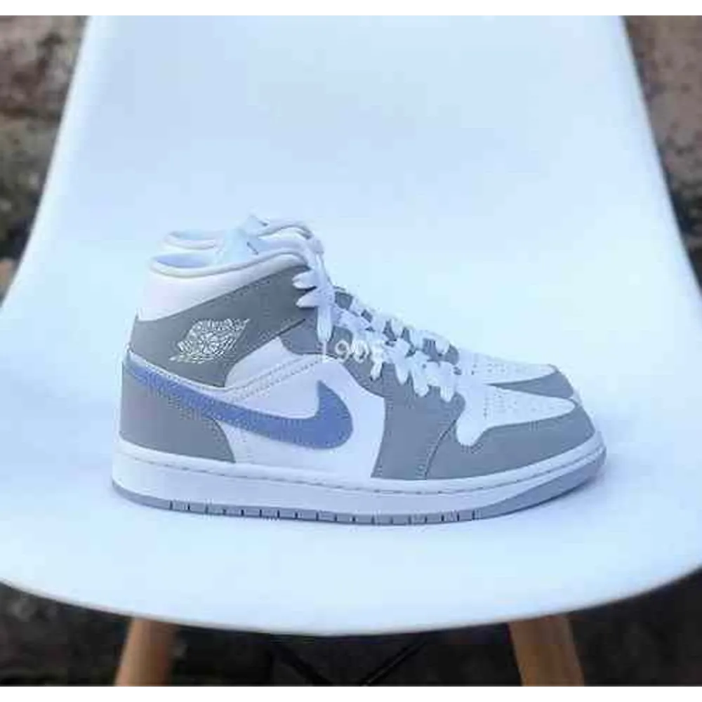 Premium-Air-Jordan-Retro-1-Wolf-Grey-Shoes-For-Men-Bme161.Webp Premium Air Jordan Retro 1 Wolf Grey Shoes For Men (Bme161)