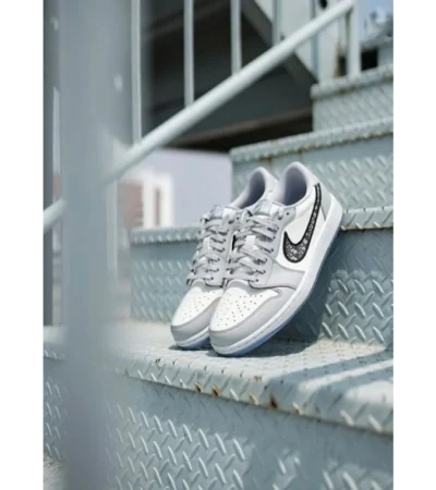 Trendy Nike Air Jordan Retro 1 Low Shoes for Men (SW4804)