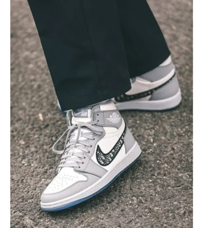 Trendy Nike Air Jordan Retro 1 R Shoes for Men (SW4774) - Image 2