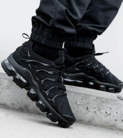 Trendy Nike Vapormax Plus Triple Black Shoes for Men (SW4771)